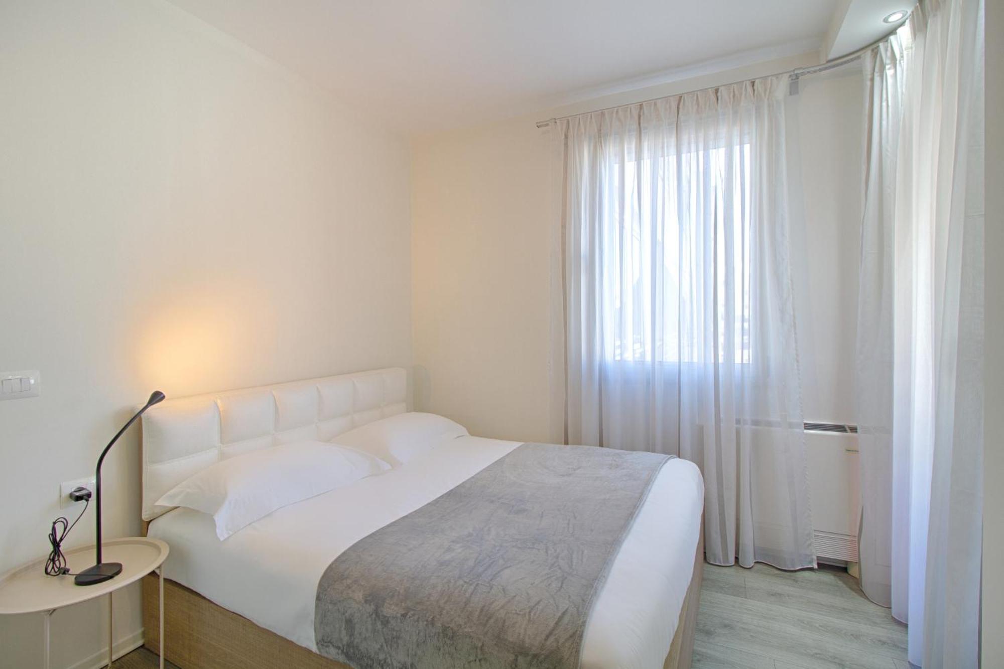 The Rooms Serviced Apartments 티라나 외부 사진